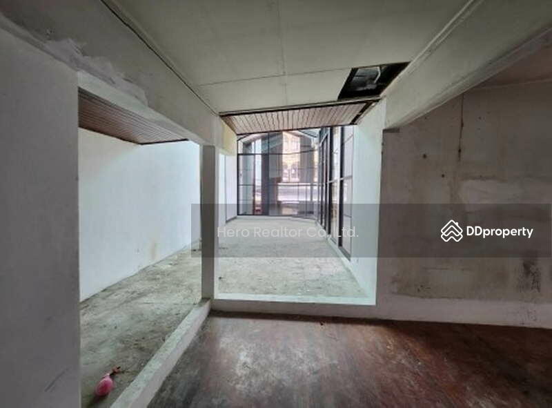 For Rent - Bangkok Retail Sukhumvit BTS Asok MRT Sukhumvit BRE23714, Bangkok