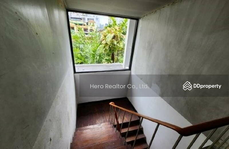 For Rent - Bangkok Retail Sukhumvit BTS Asok MRT Sukhumvit BRE23714, Bangkok