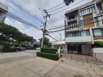 ขาย - Areeya Mandarina Sukhumvit 77 : อารียา แมนดารีนา สุขุมวิท 77, กรุงเทพ