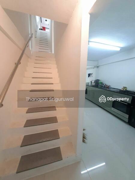 ขาย - 3-BR Townhouse near BTS Saphan Taksin, กรุงเทพ