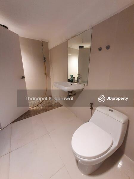 ขาย - 3-BR Townhouse near BTS Saphan Taksin, กรุงเทพ