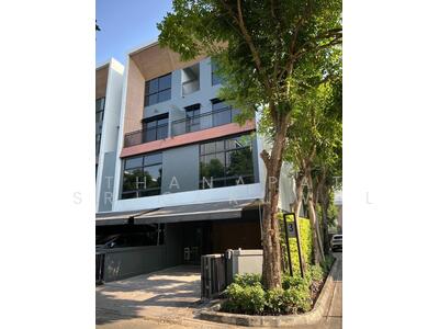 ขาย - 3-BR Townhouse in Chong Nonsi, กรุงเทพ