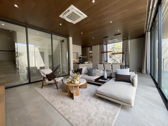 Motif Sukhumvit-Bangna : โมทีฟ สุขุมวิท-บางนา, กรุงเทพ