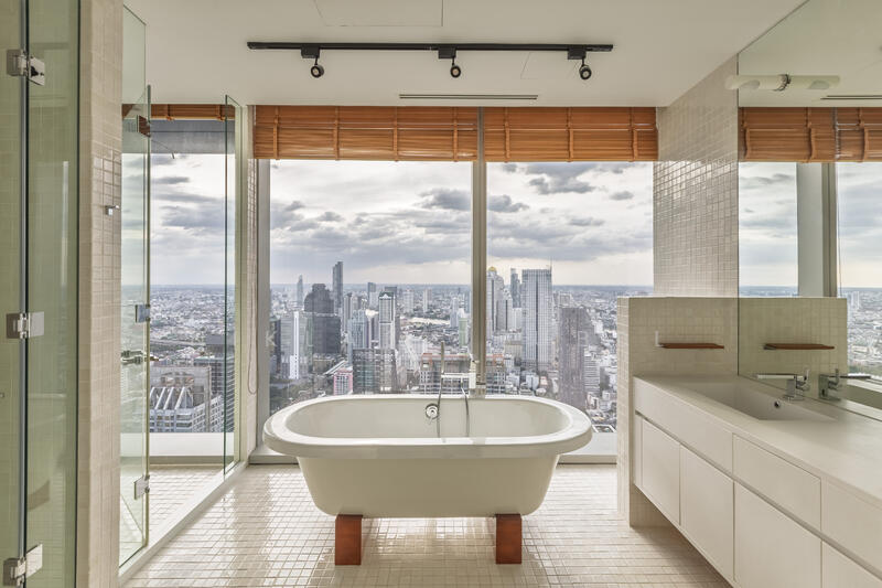 Master bathroom: 15 sqm