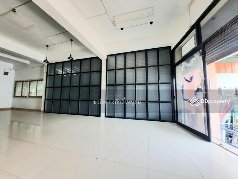ให้เช่า - ให้เช่า อาคารพาณิชย์ ติดถนนพุทธมณฑลสาย 4 มีดาดฟ้า ใกล้ตลาดสดมาลี เหมาะสำหรับทำธุรกิจ คลินิก ซักรีด, นครปฐม