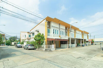 ขาย - Golden Town Rattanathibet – Bang Phlu BTS Station : โกลเด้น ทาวน์ รัตนาธิเบศร์ – สถานีรถไฟฟ้าบางพลู, นนทบุรี