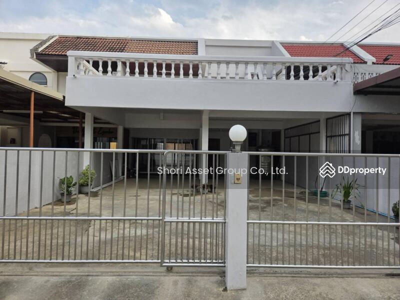 For Rent - 2-story townhouse for rent in the Chiang Mai Land project near the airport, Chiang Mai
