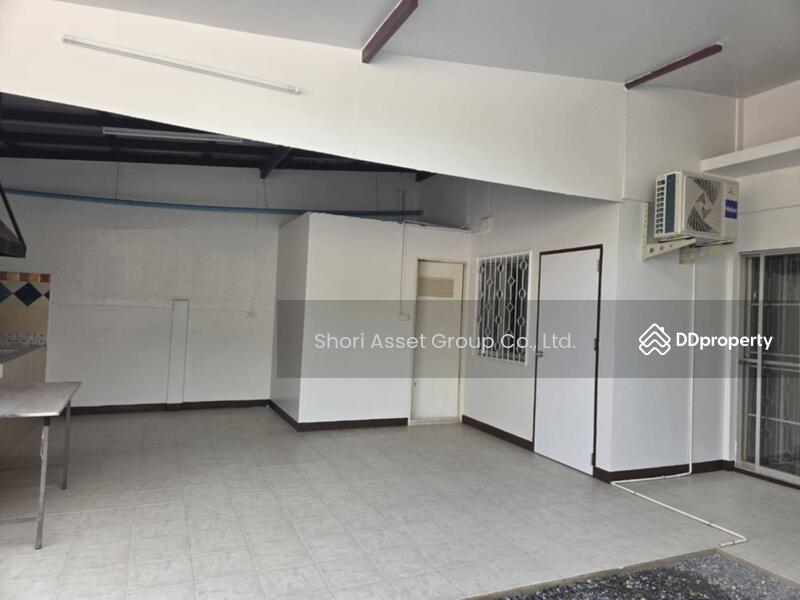 For Rent - 2-story townhouse for rent in the Chiang Mai Land project near the airport, Chiang Mai