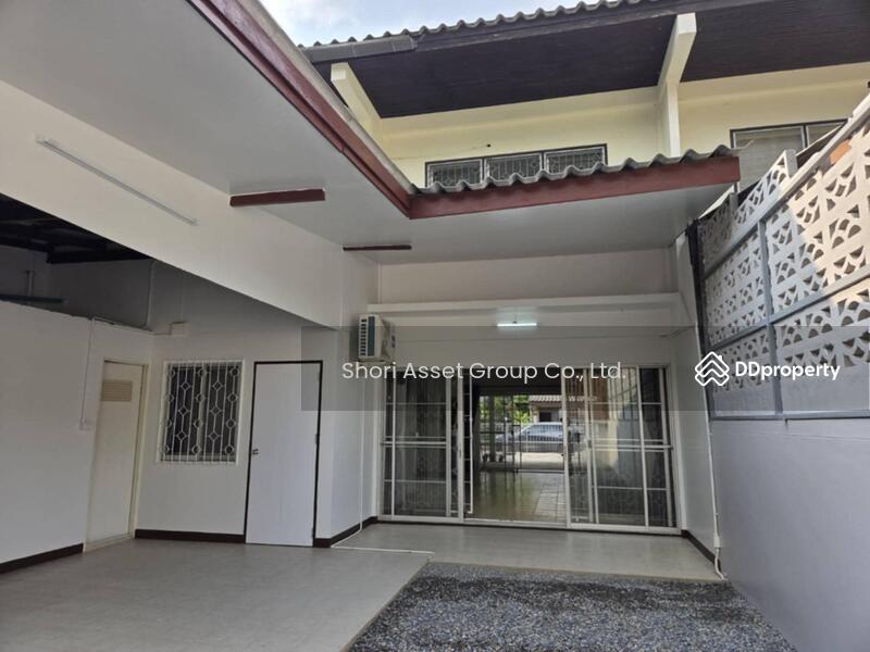 For Rent - 2-story townhouse for rent in the Chiang Mai Land project near the airport, Chiang Mai