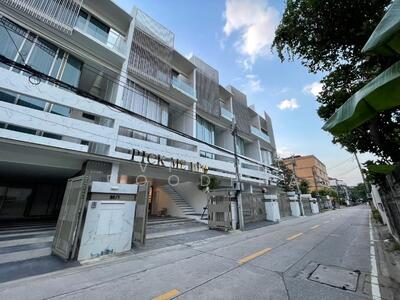 ขาย - หมู่บ้านลักซ์35 รัชดา-ลาดพร้าว, กรุงเทพ