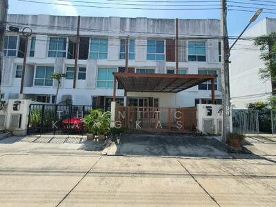 ขาย - ขายและเช่า ทาวน์โฮม 3 ชั้น 28 ตารางวา โครงการมายด์ฮอฟ ร่มเกล้า-สุวรรณภูมิ, กรุงเทพ