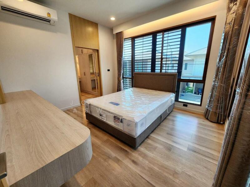 Burasiri Krungthep Kreetha, Bangkok, 95 Soi Pracha Ruam Chai, Hua Mak, Bang Kapi, Bangkok, 4 Bedrooms, 330 sqm, Single Detached House For Rent, by Jomchanok Aswavibul, 11784537 - DDproperty.com