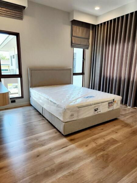 Burasiri Krungthep Kreetha, Bangkok, 95 Soi Pracha Ruam Chai, Hua Mak, Bang Kapi, Bangkok, 4 Bedrooms, 330 sqm, Single Detached House For Rent, by Jomchanok Aswavibul, 11784537 - DDproperty.com