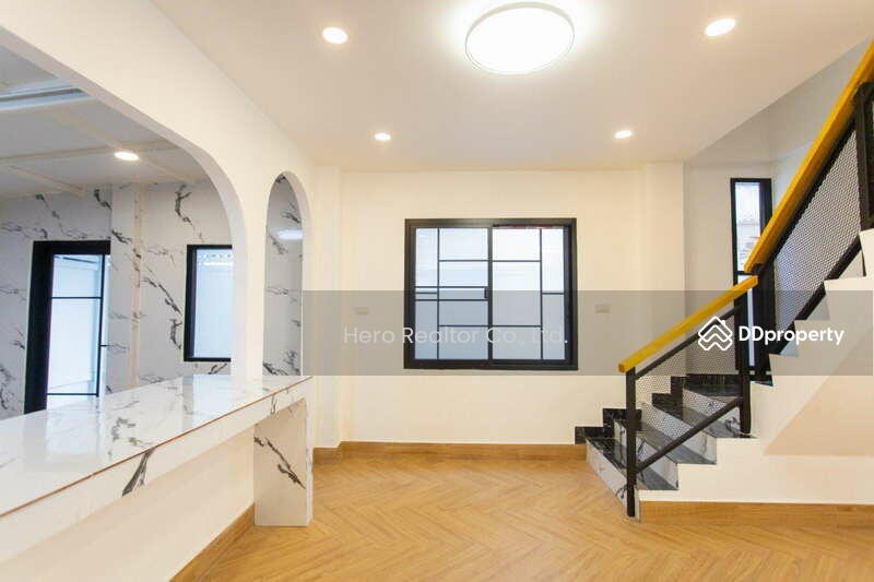 For Sale - For Sale Bangkok Home Office Sutthisan Winitchai MRT Sutthisan Huai Khwang BRE23734, Bangkok