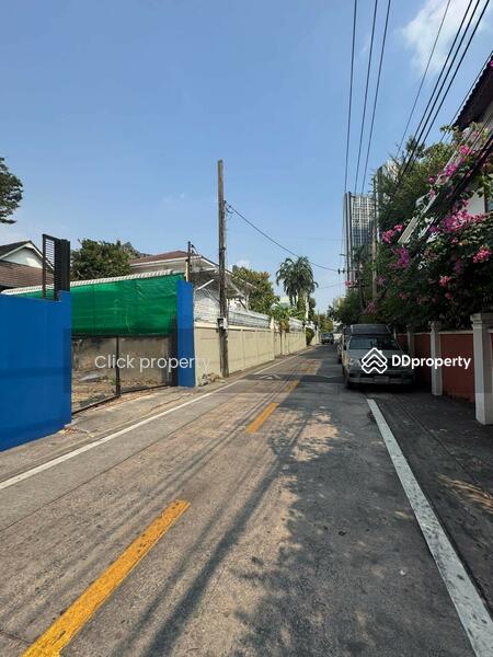 For Sale - Land for sale Rama 4, Kluai Nam Thai, 100 meters into the alley, Bangkok