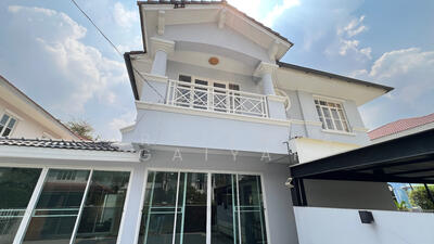ขาย - Nantawan Ramintra-Watcharaphon : นันทวัน รามอินทรา-วัชรพล, กรุงเทพ