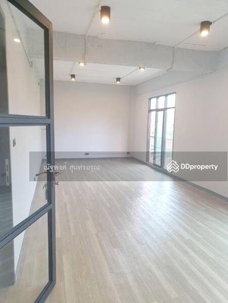 For Rent - ลาดพร้าว110-114 ออฟฟิศใหม่ ส่วนตัว ตึกอาคาร 4 ชั้น ให้เช่า 3A ชั้น 3 20ตร.วา.40ตร.ม รามคำแหง 51-57, Bangkok
