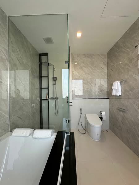 Grand Bangkok Boulevard Krungthepkritha, Bangkok, Srinakarin-Romklao Road, Khlong Sam Prawet, Lat Krabang, Bangkok, 5 Bedrooms, 604 sqm, Single Detached House For Rent, by Rattapon Sivamok, 11787649 - DDproperty.com