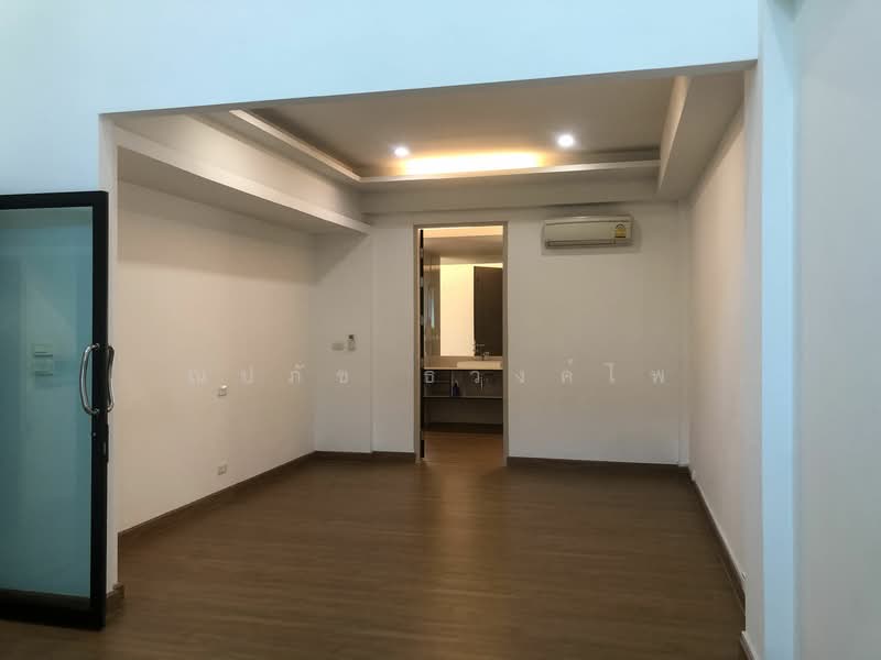Bless Town Sukhumvit 50, Bangkok, Sukhumvit 50 Road, Phra Kanong, Khlong Toei, Bangkok, 4 Bedrooms, 240 sqm, Townhouse For Sale, by ณปภัช ธวงค์ไพ, 11788821 - DDproperty.com