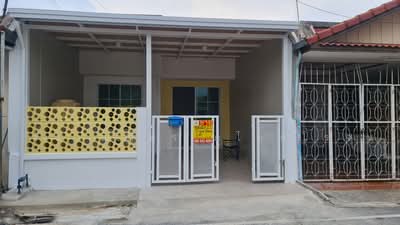 ขาย - ขายทาวน์เฮ้าส์ 1ชั้น เนื้อที่ 22 ตร.ว ในหมู่บ้านอยู่เจริญ 1 ถนนไสวประชาราษฎร์, ปทุมธานี