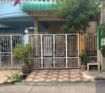 ขายด่วนราคาดี ทาวน์เฮาส์ หมู่บ้านพรบดินทร นวมินทร์ 157 บ้านหัวมุมโลเคชั่นดี ราคาเพียง 2.4 ล้านบาท, กรุงเทพ