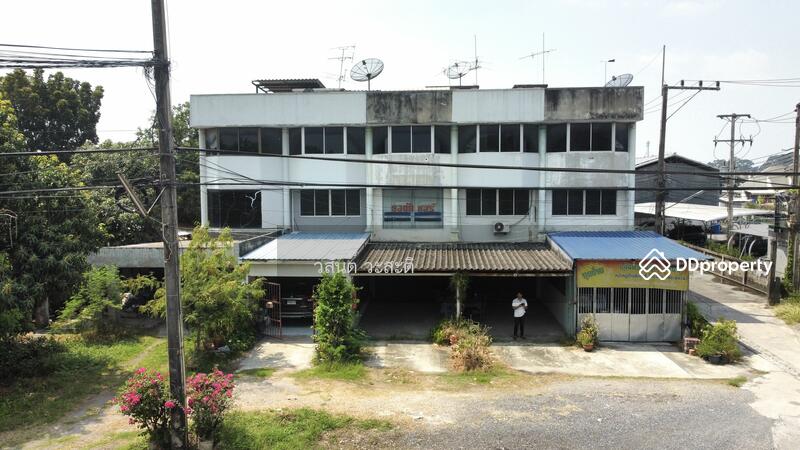 ขาย - ตึกแถว 3ชั้น ติดถนน ใกล้สามแยกบ้านนา-แก่งคอย พื้นที่ 29 ตร.ว. ทำเลดีค้าขายได้, นครนายก