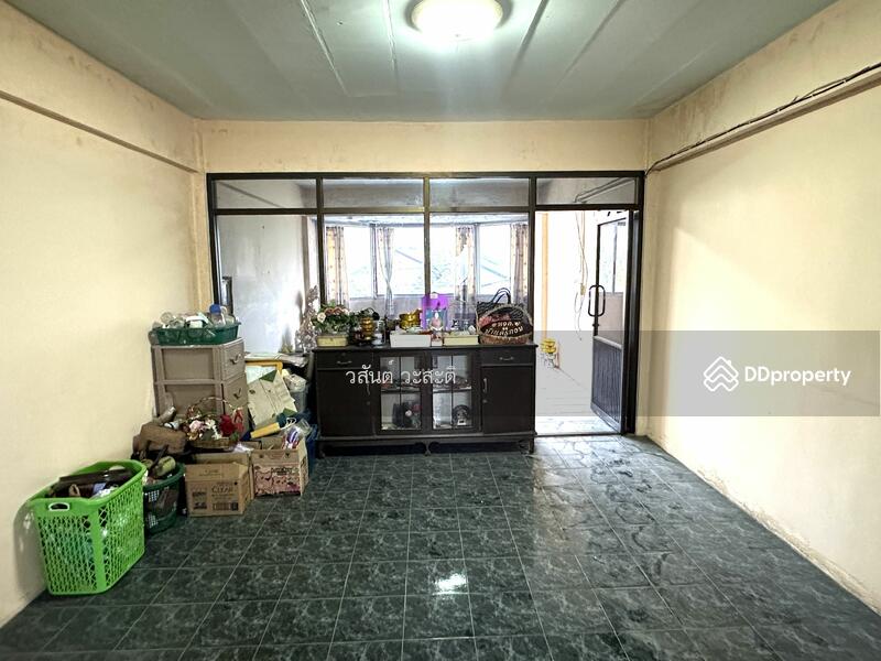 ขาย - ตึกแถว 3ชั้น ติดถนน ใกล้สามแยกบ้านนา-แก่งคอย พื้นที่ 29 ตร.ว. ทำเลดีค้าขายได้, นครนายก