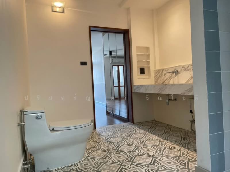 Home office near BTS Ploenchit, Bangkok, Khlong Tan Nua, Watthana, Bangkok, , 220 sqm, Shophouse For Rent, by ปรินทร์ญาดา ชิณโชติ, 11789725 - DDproperty.com