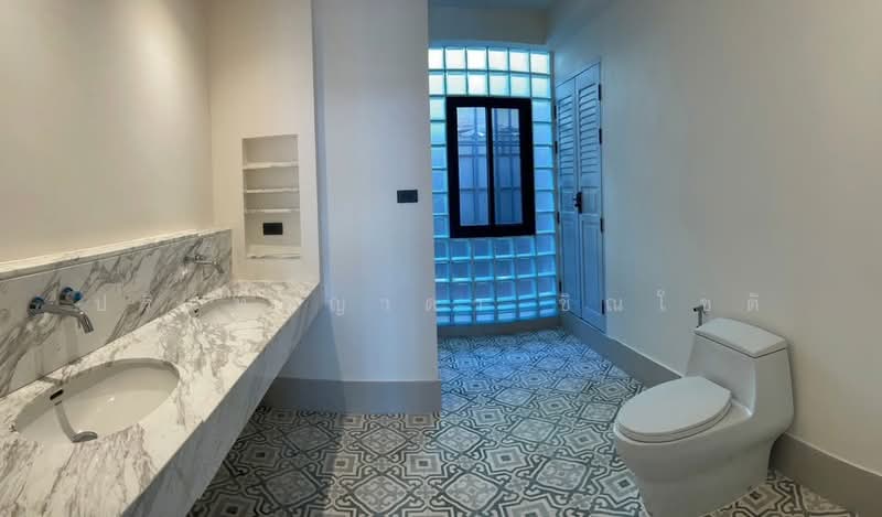 Home office near BTS Ploenchit, Bangkok, Khlong Tan Nua, Watthana, Bangkok, , 220 sqm, Shophouse For Rent, by ปรินทร์ญาดา ชิณโชติ, 11789725 - DDproperty.com