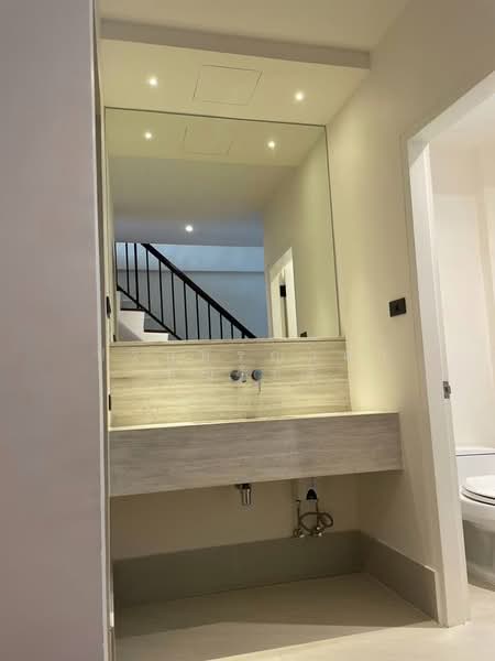 Home office near BTS Ploenchit, Bangkok, Khlong Tan Nua, Watthana, Bangkok, , 220 sqm, Shophouse For Rent, by ปรินทร์ญาดา ชิณโชติ, 11789725 - DDproperty.com