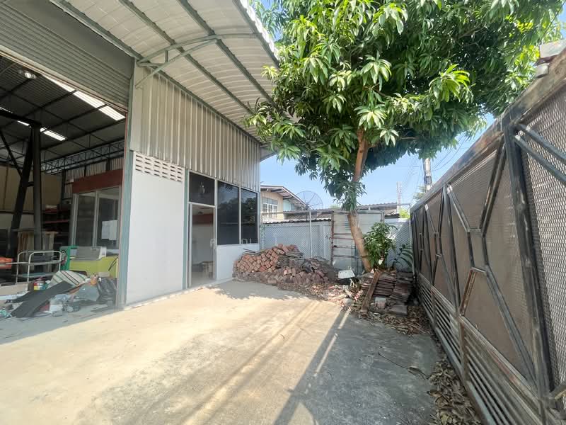 เช่าโกดังและโรงงาน 100 ตารางวา ซอยสามวา 12/1, กรุงเทพ, มีนบุรี, กรุงเทพ, 200 ตร.ม., โกดัง-โรงงาน ให้เช่า, โดย คุณโอม, 11790377 - DDproperty.com