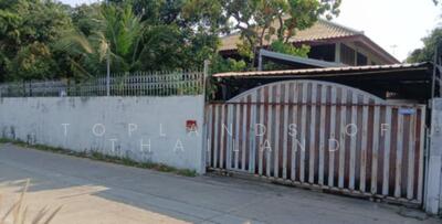 ขาย - ขาย ที่ดิน พร้อมบ้านเดี่ยว สุขุมวิท 107 เนื้อที่ 161 ตารางวา เหมาะสร้างบ้านและสำนักงาน, สมุทรปราการ