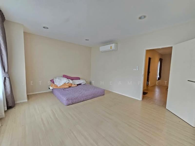 Baan Klang Muang Kaset-Nawamin, Bangkok, Soi Nawamin 70 Yeak 11-2, Khlong Kum, Bueng Kum, Bangkok, 3 Bedrooms, 166 sqm, Townhouse For Sale, by Jetsada Theamphet, 11790866 - DDproperty.com