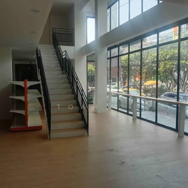 พื้นที่ให้เช่า เอกมัย สุขุมวิท : Space for rent Ekkamai Sukhumvit, Bangkok, Phra Kanong Nua, Watthana, Bangkok, , 265 sqm, Retail Space For Rent, by TOAH T., 11790881 - DDproperty.com