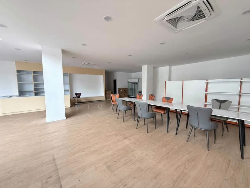 พื้นที่ให้เช่า เอกมัย สุขุมวิท : Space for rent Ekkamai Sukhumvit, Bangkok, Phra Kanong Nua, Watthana, Bangkok, , 265 sqm, Retail Space For Rent, by TOAH T., 11790881 - DDproperty.com