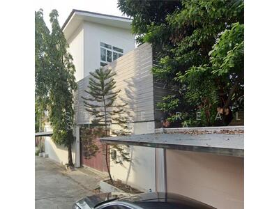 ขาย - บ้านเดี่ยว 2 ชั้น และอาคารออฟฟิศสำนักงาน 3 ชั้น สุขุมวิท 71 (ปรีดี 14), กรุงเทพ