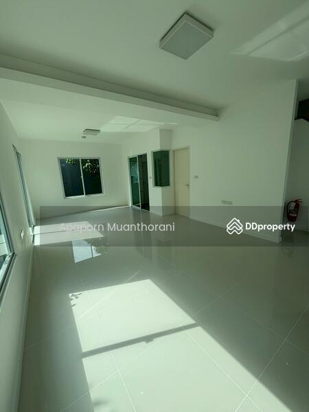 For Sale - Inizio 3 ปิ่นเกล้า-วงแหวน บ้านมุม รั้วสูง เป็นส่วนตัว สภาพดีเยี่ยม ราคาพิเศษมาก, Nonthaburi