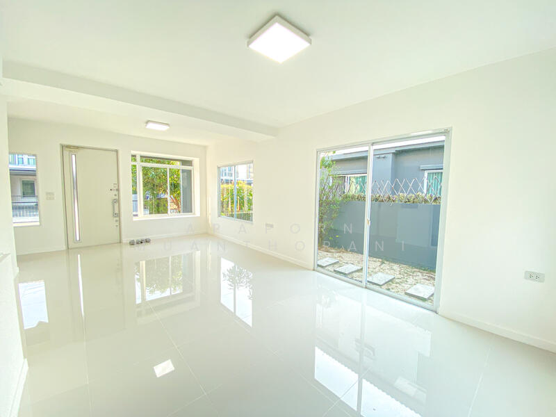 For Sale - Inizio 3 ปิ่นเกล้า-วงแหวน บ้านมุม รั้วสูง เป็นส่วนตัว สภาพดีเยี่ยม ราคาพิเศษมาก, Nonthaburi