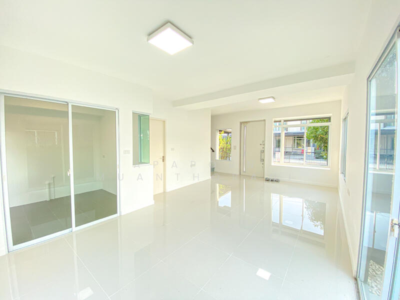 Inizio 3 ปิ่นเกล้า-วงแหวน บ้านมุม รั้วสูง เป็นส่วนตัว สภาพดีเยี่ยม ราคาพิเศษมาก, นนทบุรี, ศาลากลาง, บางกรวย, นนทบุรี, 169 ตร.ม., บ้านเดี่ยว ขาย, โดย Apaporn Muanthorani, 11791649 - DDproperty.com