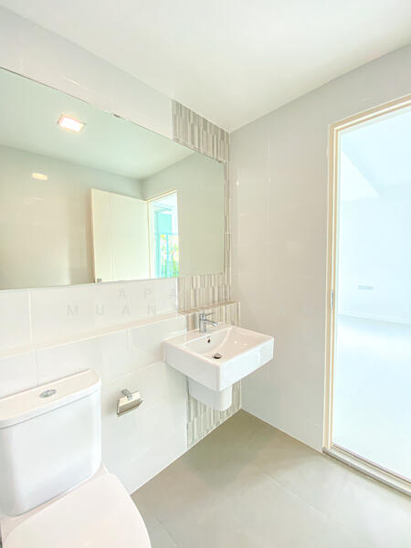 For Sale - Inizio 3 ปิ่นเกล้า-วงแหวน บ้านมุม รั้วสูง เป็นส่วนตัว สภาพดีเยี่ยม ราคาพิเศษมาก, Nonthaburi