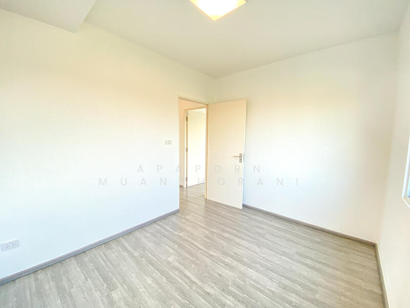 For Sale - Inizio 3 ปิ่นเกล้า-วงแหวน บ้านมุม รั้วสูง เป็นส่วนตัว สภาพดีเยี่ยม ราคาพิเศษมาก, Nonthaburi