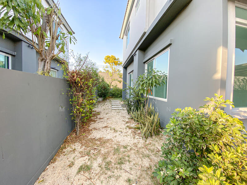 For Sale - Inizio 3 ปิ่นเกล้า-วงแหวน บ้านมุม รั้วสูง เป็นส่วนตัว สภาพดีเยี่ยม ราคาพิเศษมาก, Nonthaburi