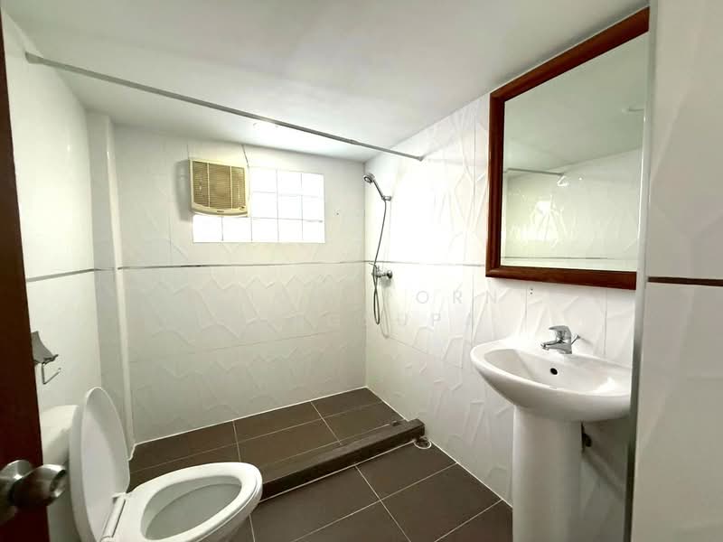 Apartment at Sukhumvit 26, กรุงเทพ, คลองตันเหนือ, วัฒนา, กรุงเทพ, 250 ตร.ม., อพาร์ทเมนท์ ให้เช่า, โดย Gochaporn Fongsupa, 11793751 - DDproperty.com
