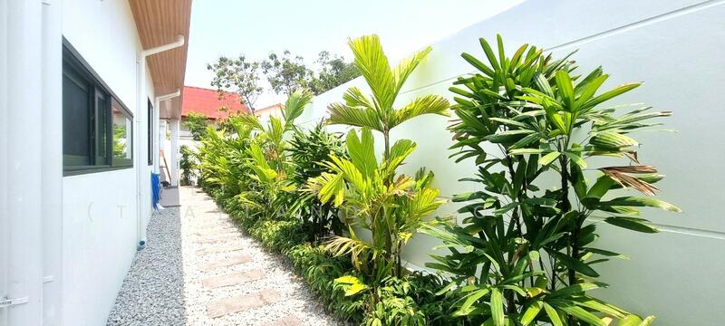 3 Bedrooms Luxury Pool Villa in Chaiyapruek - Pattaya for Sale, Chon Buri (Pattaya), Nong Pru, Bang Lamung (Pattaya), Chon Buri (Pattaya), 3 Bedrooms, 380 sqm, Villa For Sale, by PLC Real Estate, 11796916 - DDproperty.com