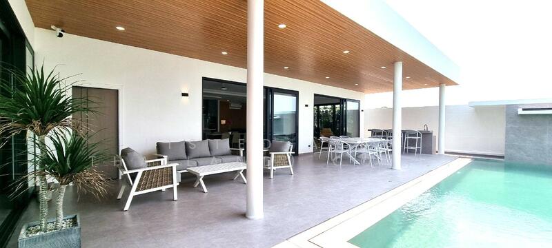 3 Bedrooms Luxury Pool Villa in Chaiyapruek - Pattaya for Sale, Chon Buri (Pattaya), Nong Pru, Bang Lamung (Pattaya), Chon Buri (Pattaya), 3 Bedrooms, 380 sqm, Villa For Sale, by PLC Real Estate, 11796916 - DDproperty.com