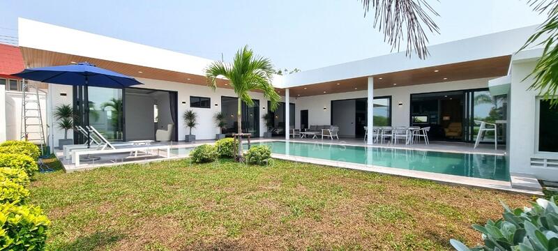 3 Bedrooms Luxury Pool Villa in Chaiyapruek - Pattaya for Sale, Chon Buri (Pattaya), Nong Pru, Bang Lamung (Pattaya), Chon Buri (Pattaya), 3 Bedrooms, 380 sqm, Villa For Sale, by PLC Real Estate, 11796916 - DDproperty.com