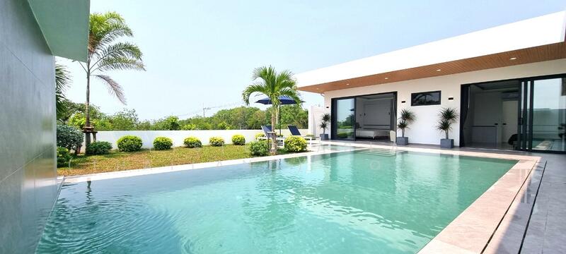 3 Bedrooms Luxury Pool Villa in Chaiyapruek - Pattaya for Sale, Chon Buri (Pattaya), Nong Pru, Bang Lamung (Pattaya), Chon Buri (Pattaya), 3 Bedrooms, 380 sqm, Villa For Sale, by PLC Real Estate, 11796916 - DDproperty.com