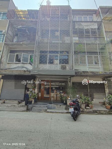For Sale - ขายอาคารพาณิชย์ 4 ชั้น ในสุขุมวิท 69 แขวงพระโขนงเหนือ เขตวัฒนา กรุงเทพมหานคร 10110, Bangkok