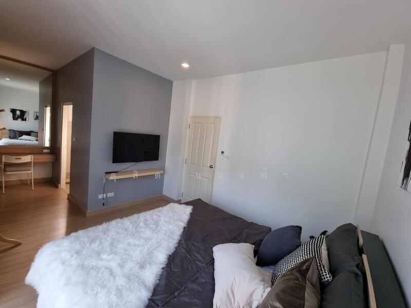 ให้เช่า - ให้เช่าบ้านแฝด ม.ทริโอทาวน์ นาพร้าว ศรีราชา พร้อมอยู่, ชลบุรี