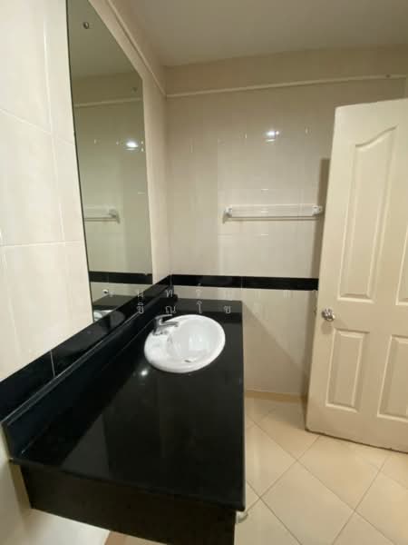 Baan Klang Muang Swiss Town Kaset-Nawamin, Bangkok, Soi Moobaan Klang Mueng, Chorake Bua, Lat Phrao, Bangkok, 3 Bedrooms, 240 sqm, Townhouse For Rent, by ปรินทร์ญาดา ชิณโชติ, 11798907 - DDproperty.com